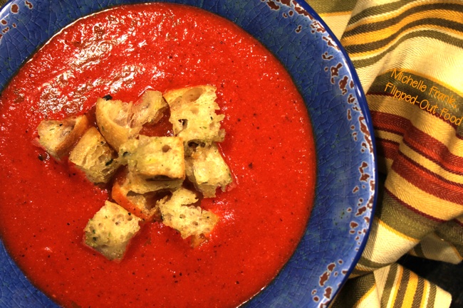 easy roasted tomato soup & homemade croutons closeup